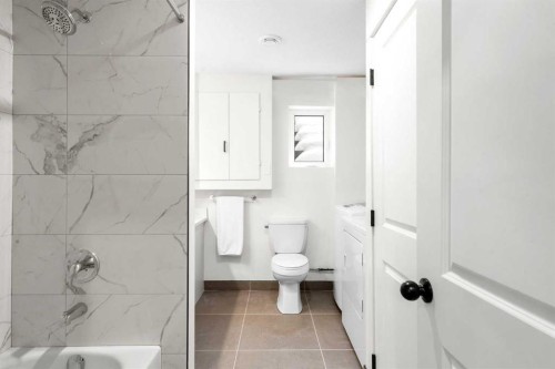 144 Deer Ridge Way Se, Calgary, AB - Indoor Photo Showing Bathroom