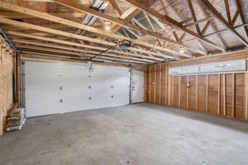 144 Deer Ridge Way Se, Calgary, AB - Indoor Photo Showing Garage