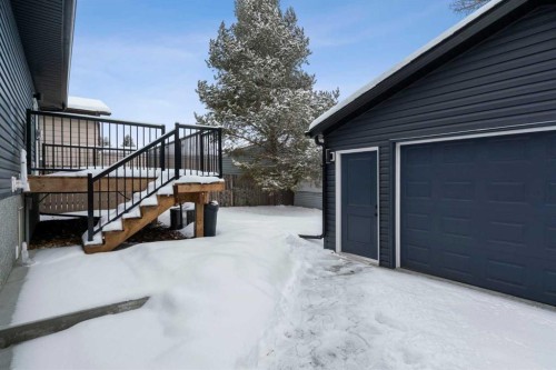 144 Deer Ridge Way Se, Calgary, AB - Outdoor With Exterior