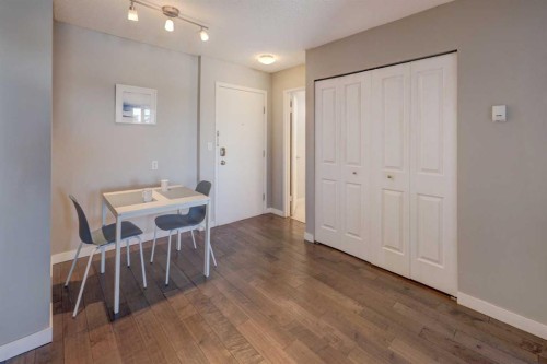 406-3747 42 Street Nw, Calgary, AB - Indoor Photo Showing Dining Room