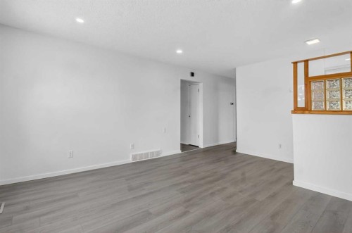 3283 Dover Ridge Drive Se, Calgary, AB - Indoor Photo Showing Other Room
