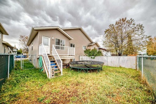 576 Stonegate Way Nw, Airdrie, AB - Outdoor