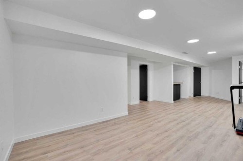 315 Templewood Place Ne, Calgary, AB - Indoor Photo Showing Other Room