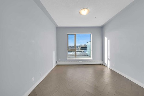 305-35 Inglewood Park Se, Calgary, AB - Indoor Photo Showing Other Room
