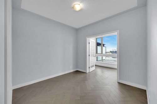 305-35 Inglewood Park Se, Calgary, AB - Indoor Photo Showing Other Room