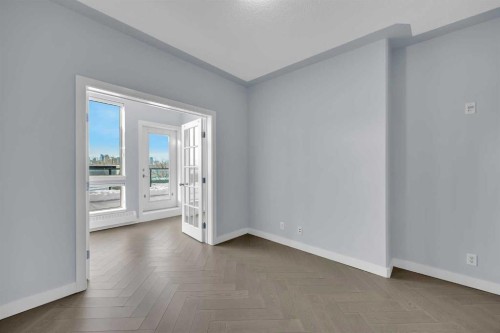 305-35 Inglewood Park Se, Calgary, AB - Indoor Photo Showing Other Room
