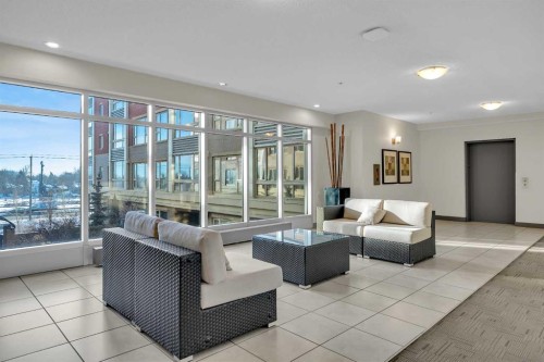 305-35 Inglewood Park Se, Calgary, AB - Indoor