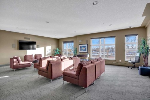 305-35 Inglewood Park Se, Calgary, AB - Indoor Photo Showing Other Room