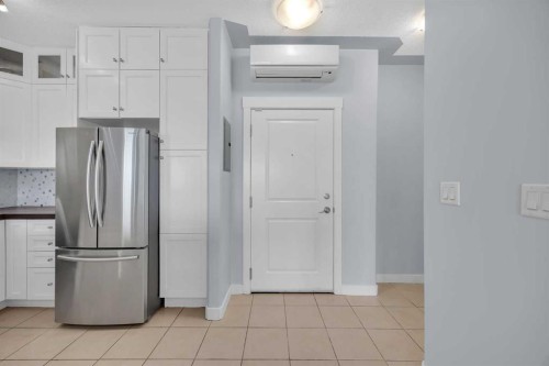 305-35 Inglewood Park Se, Calgary, AB - Indoor Photo Showing Kitchen