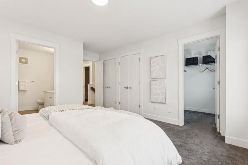 584 River Avenue, Cochrane, AB - Indoor Photo Showing Bedroom