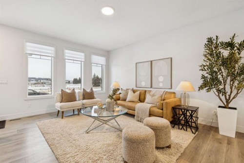 584 River Avenue, Cochrane, AB - Indoor Photo Showing Living Room