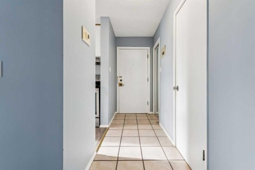 301-2734 17 Avenue Sw, Calgary, AB - Indoor Photo Showing Other Room