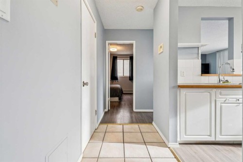 301-2734 17 Avenue Sw, Calgary, AB - Indoor