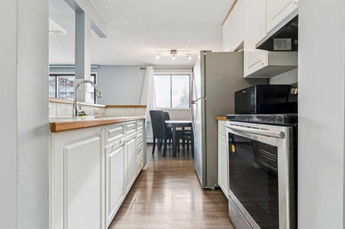 301-2734 17 Avenue Sw, Calgary, AB - Indoor Photo Showing Kitchen