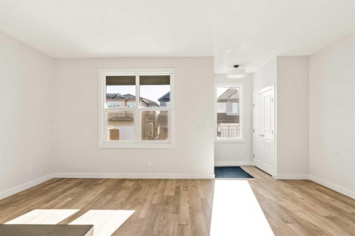 82 Royston Park Nw, Calgary, AB - Indoor Photo Showing Other Room
