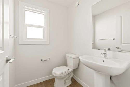 82 Royston Park Nw, Calgary, AB - Indoor Photo Showing Bathroom