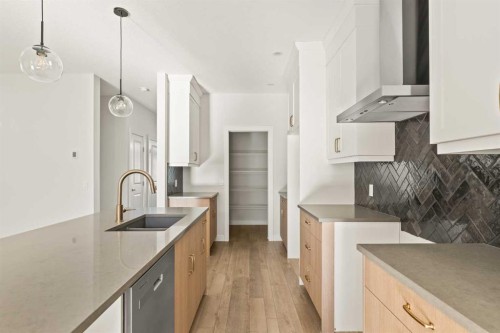 82 Royston Park Nw, Calgary, AB - Indoor Photo Showing Kitchen