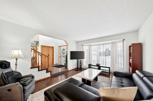 36 Edgevalley Place Nw, Calgary, AB - Indoor Photo Showing Living Room