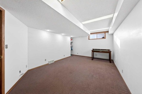 36 Edgevalley Place Nw, Calgary, AB - Indoor Photo Showing Other Room