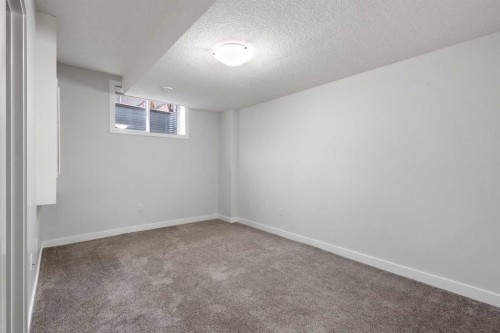 4031 79 Street Nw, Calgary, AB - Indoor Photo Showing Other Room