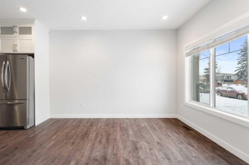 4031 79 Street Nw, Calgary, AB - Indoor Photo Showing Other Room