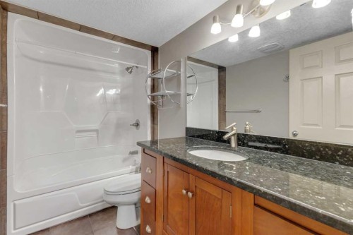71 Kincora Park Nw, Calgary, AB - Indoor Photo Showing Bathroom