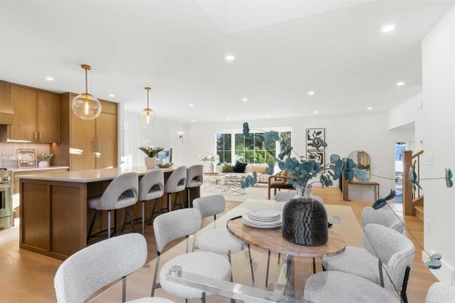 1012 70 Avenue Sw, Calgary, AB - Indoor Photo Showing Other Room