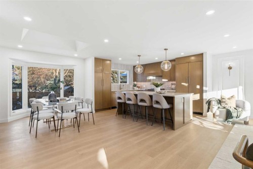 1012 70 Avenue Sw, Calgary, AB - Indoor Photo Showing Dining Room