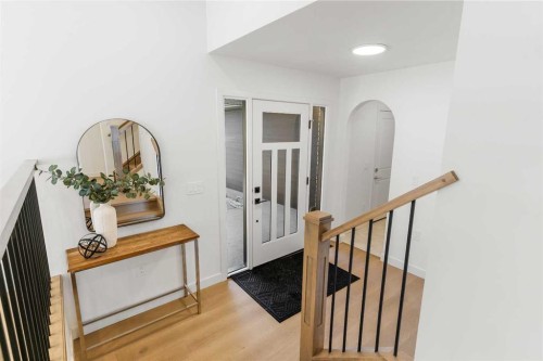 1012 70 Avenue Sw, Calgary, AB - Indoor Photo Showing Other Room