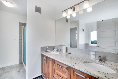 680 Marina Drive, Chestermere, AB - Indoor Photo Showing Bathroom