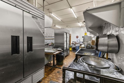 308 2 Avenue, Bassano, AB 