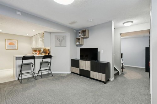 4 Copperfield Rise Se, Calgary, AB - Indoor