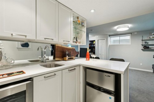 4 Copperfield Rise Se, Calgary, AB - Indoor Photo Showing Kitchen