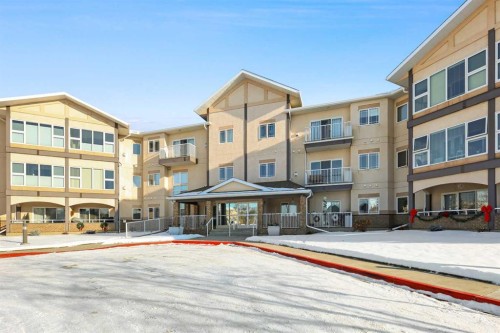 104-43 Westlake Circle, Strathmore, AB - Outdoor