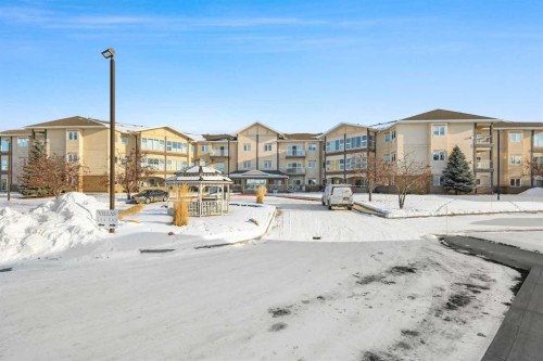 104-43 Westlake Circle, Strathmore, AB - Outdoor