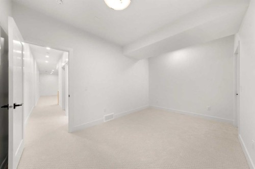 3919 19 Street Sw, Calgary, AB - Indoor Photo Showing Other Room