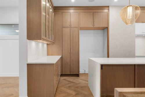 3919 19 Street Sw, Calgary, AB - Indoor