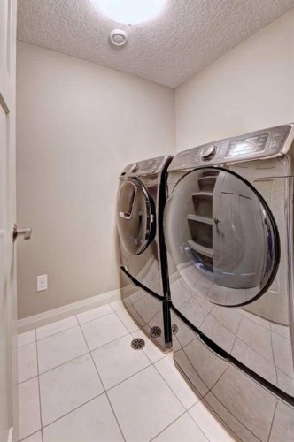 70 Masters Crescent Se, Calgary, AB - Indoor Photo Showing Laundry Room
