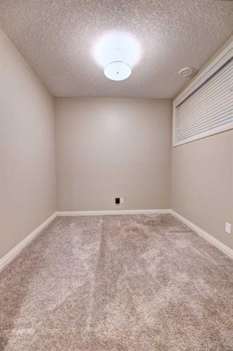 70 Masters Crescent Se, Calgary, AB - Indoor Photo Showing Other Room