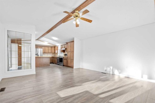 38-3223 83 Street Nw, Calgary, AB 