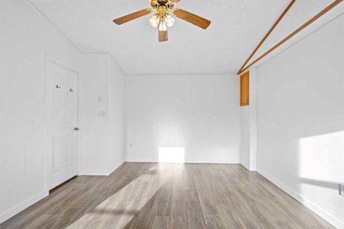 38-3223 83 Street Nw, Calgary, AB 