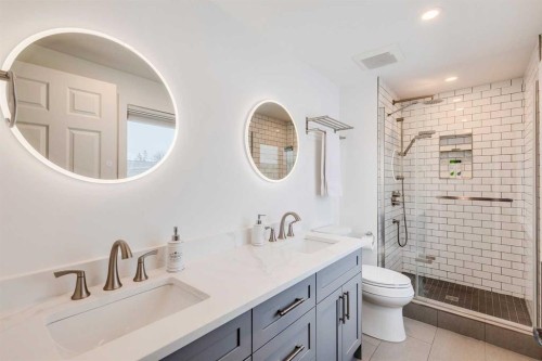 176 Somme Manor Sw, Calgary, AB - Indoor Photo Showing Bathroom