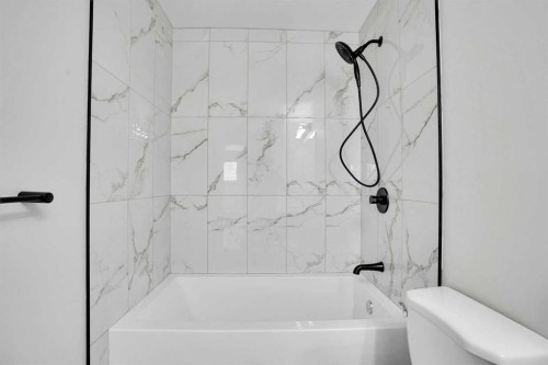 139 Castleglen Way Ne, Calgary, AB - Indoor Photo Showing Bathroom