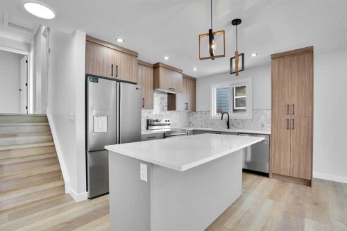 139 Castleglen Way Ne, Calgary, AB - Indoor Photo Showing Kitchen With Upgraded Kitchen