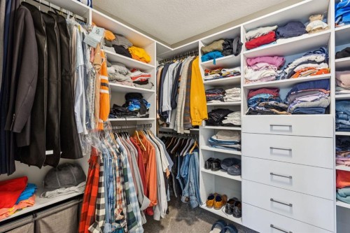5 Riviera Place, Cochrane, AB - Indoor Photo Showing Bathroom