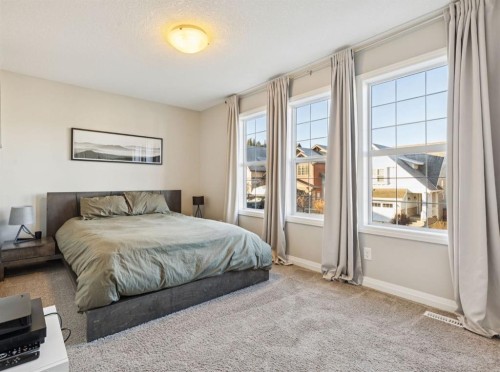 5 Riviera Place, Cochrane, AB - Indoor Photo Showing Bathroom