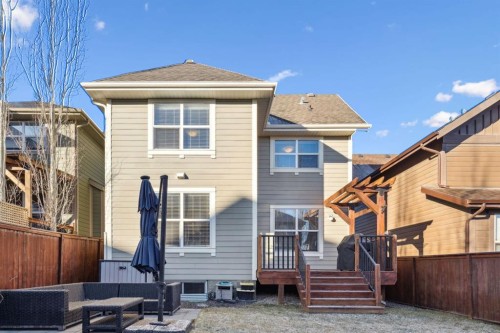 5 Riviera Place, Cochrane, AB - Indoor Photo Showing Garage