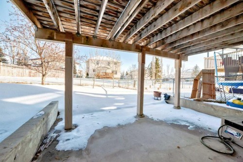 232 Coral Keys Place Ne, Calgary, AB - 