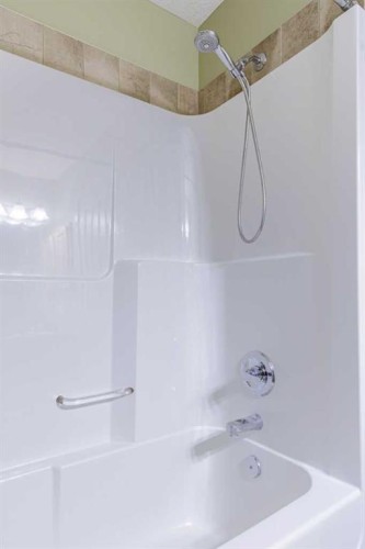 2501-155 Silverado Skies Link Sw, Calgary, AB - Indoor Photo Showing Bathroom