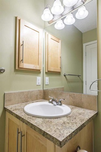 2501-155 Silverado Skies Link Sw, Calgary, AB - Indoor Photo Showing Bathroom